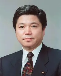米田建三